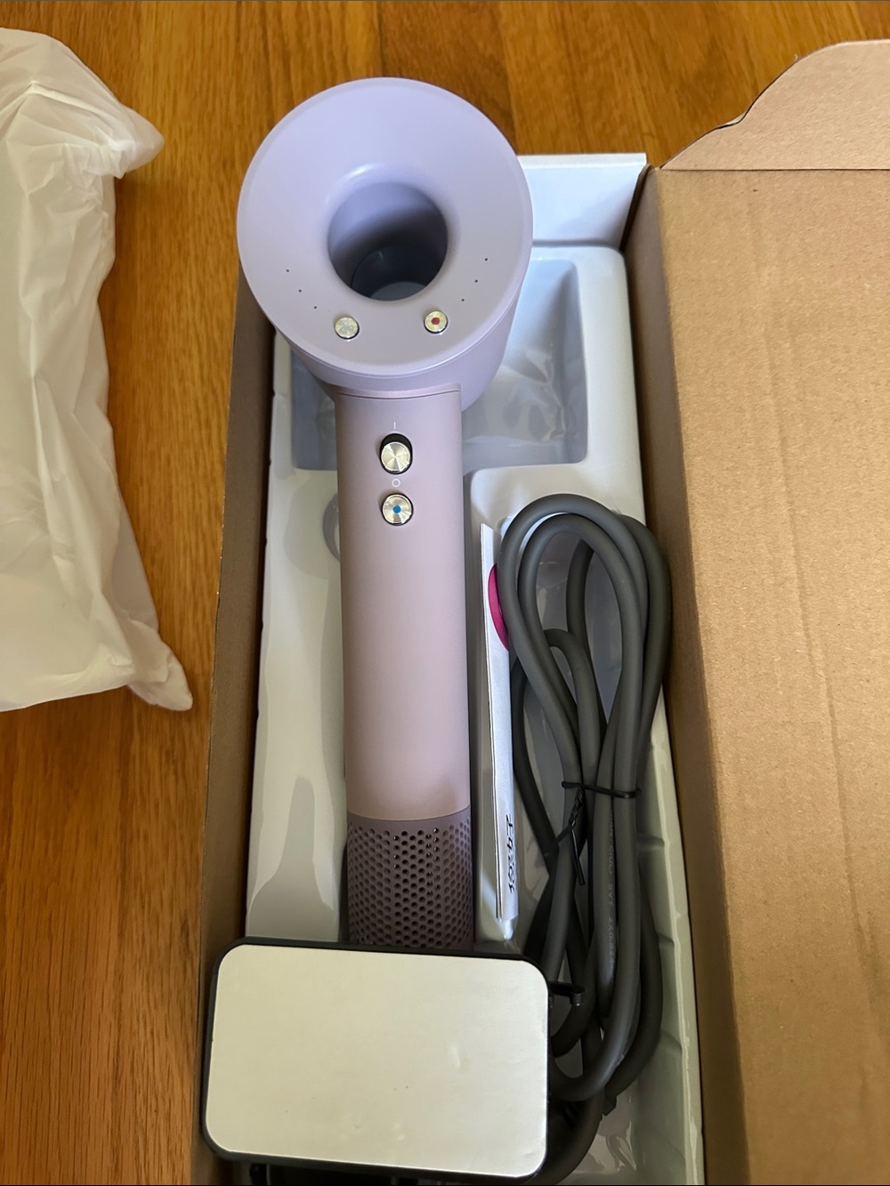 - Lavender - Leafless Hair Dryer - w/1 attachment and wall mount - Picture 4 of 5